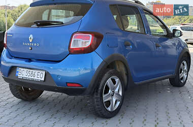 Хэтчбек Renault Sandero 2016 в 