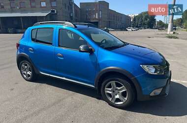 Хетчбек Renault Sandero 2017 в Дніпрі