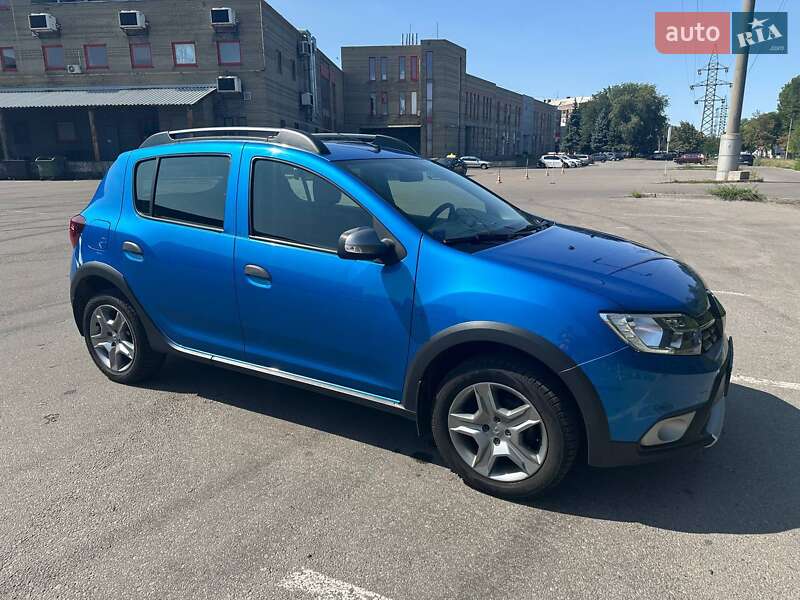 Хэтчбек Renault Sandero 2017 в 