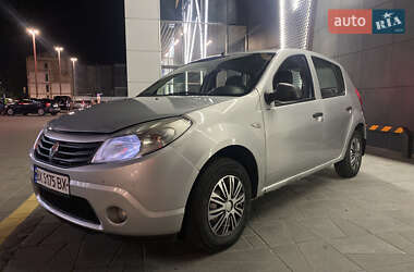 Хэтчбек Renault Sandero 2010 в Житомире