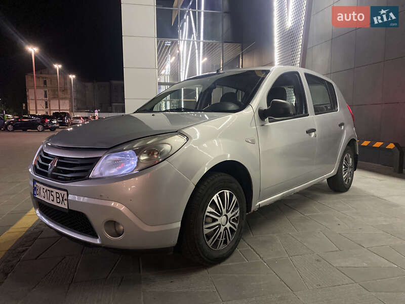 Хетчбек Renault Sandero 2010 в Житомирі