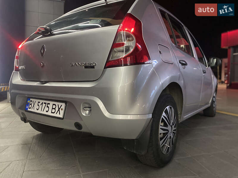Хетчбек Renault Sandero 2010 в Житомирі