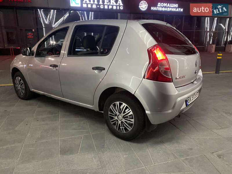 Хетчбек Renault Sandero 2010 в Житомирі