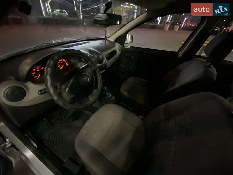 Хетчбек Renault Sandero 2010 в Житомирі