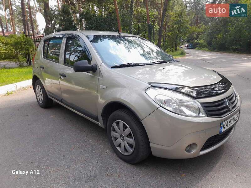 Renault Sandero 2012