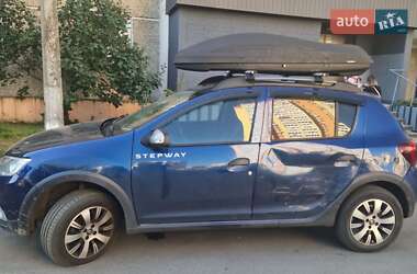 Хэтчбек Renault Sandero 2017 в 