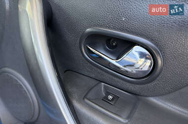 Хэтчбек Renault Sandero 2016 в 