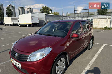 Хэтчбек Renault Sandero 2011 в Киеве