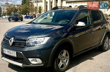 Хэтчбек Renault Sandero 2017 в 