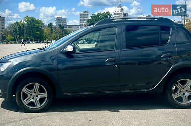 Хэтчбек Renault Sandero 2017 в 