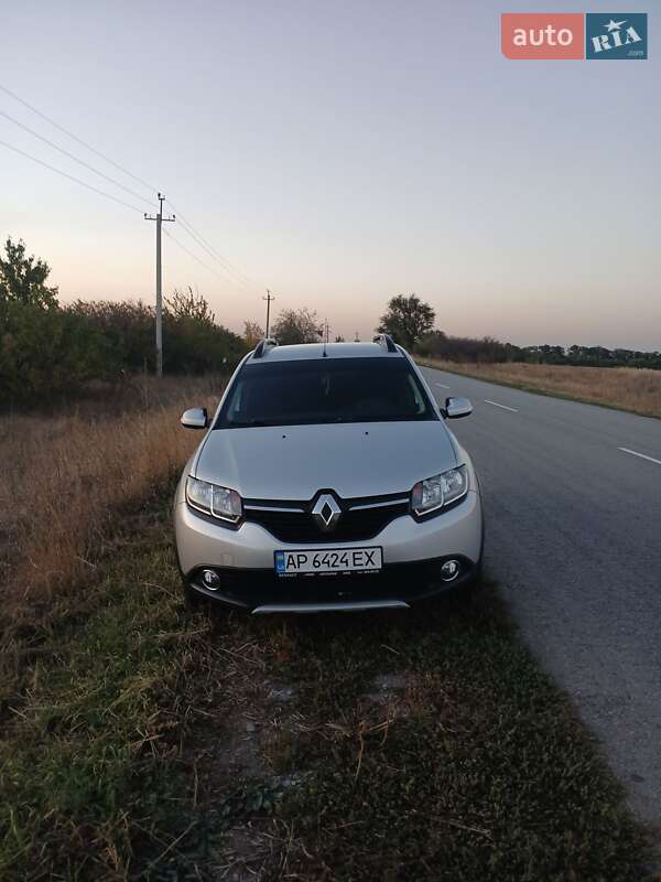 Хэтчбек Renault Sandero 2016 в Запорожье фото 3 Хэтчбек Renault Sandero 2016 в Запорожье