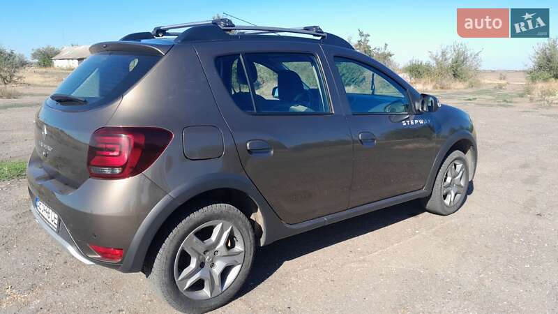 Хэтчбек Renault Sandero 2019 в Раздельной