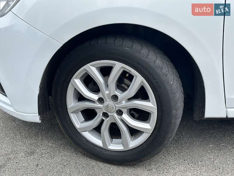 Хэтчбек Renault Sandero 2019 в Киеве
