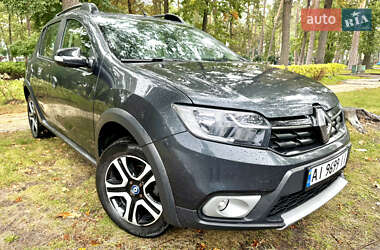 Хэтчбек Renault Sandero 2020 в 
