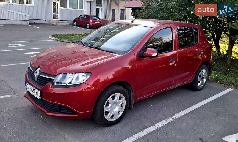 Хэтчбек Renault Sandero 2016 в Полтаве