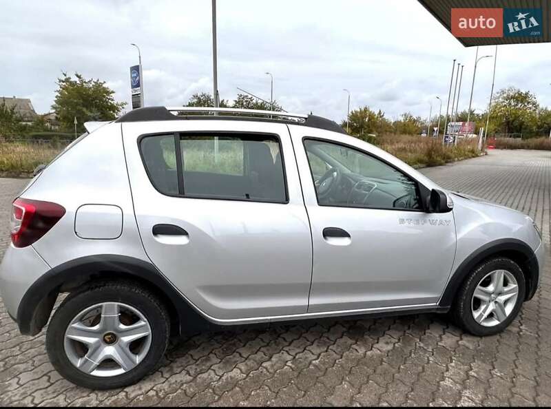Позашляховик / Кросовер Renault Sandero 2015 в Жмеринці