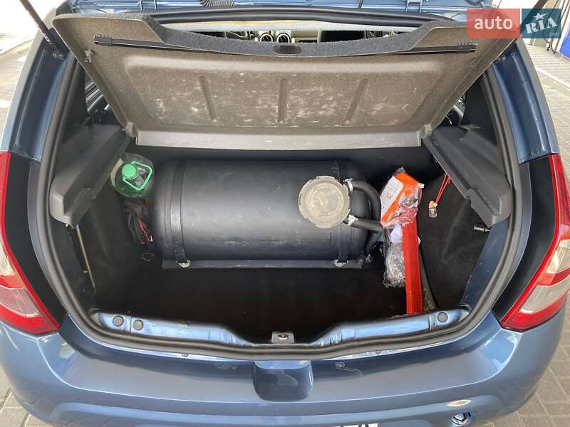 Хетчбек Renault Sandero 2011 в Миколаєві