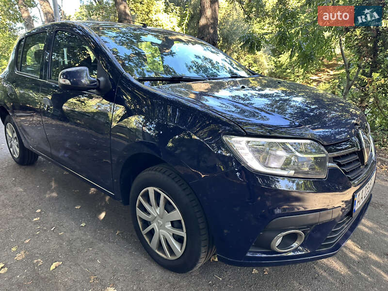Хэтчбек Renault Sandero 2019 в 