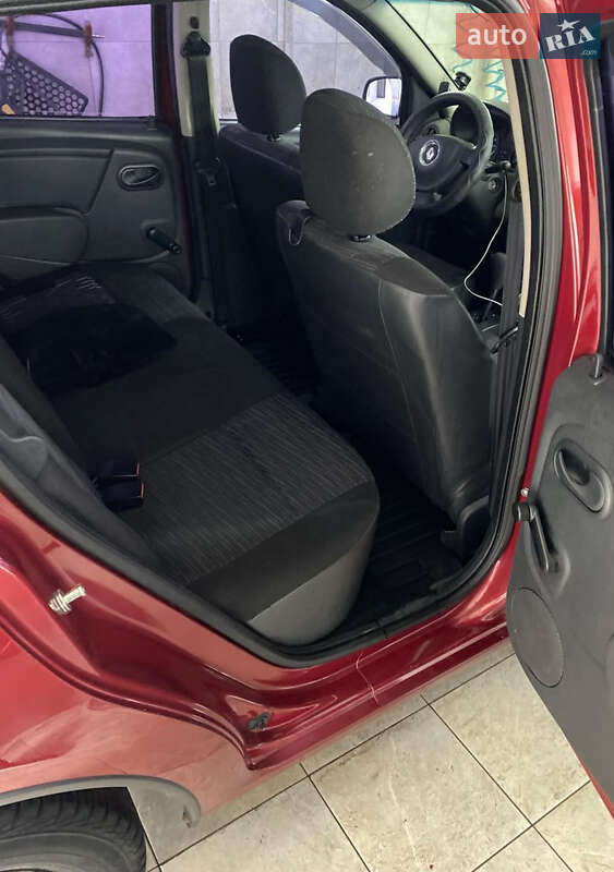 Хэтчбек Renault Sandero 2011 в Николаеве