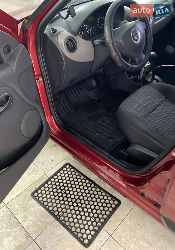 Хэтчбек Renault Sandero 2011 в Николаеве