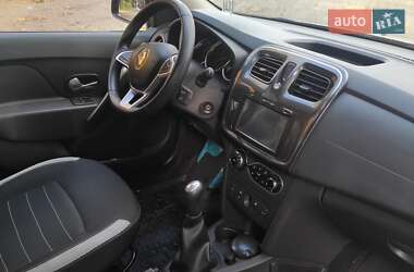 Хэтчбек Renault Sandero 2018 в 