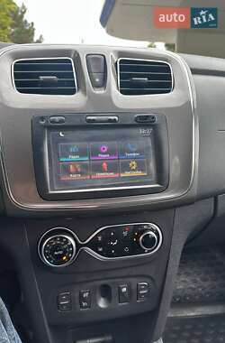 Хэтчбек Renault Sandero 2017 в 