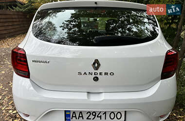 Хетчбек Renault Sandero 2019 в 