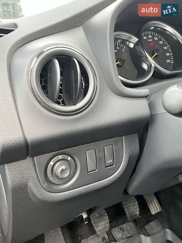 Хетчбек Renault Sandero 2019 в Києві фото 16 Хетчбек Renault Sandero 2019 в Києві
