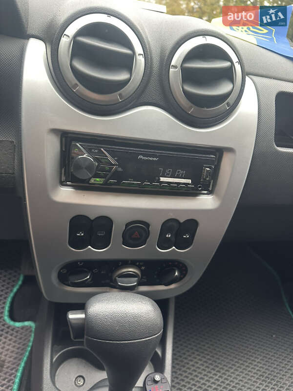 Хэтчбек Renault Sandero 2012 в Днепре