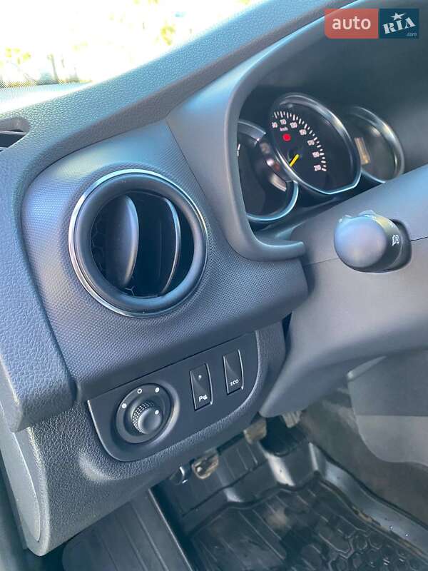 Хэтчбек Renault Sandero 2019 в Одессе фото 14 Хэтчбек Renault Sandero 2019 в Одессе