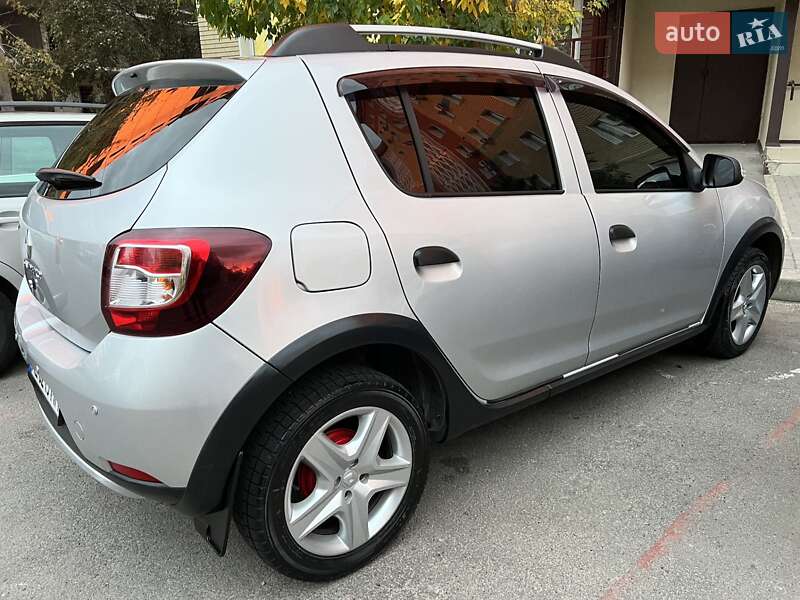 Хэтчбек Renault Sandero 2014 в Запорожье