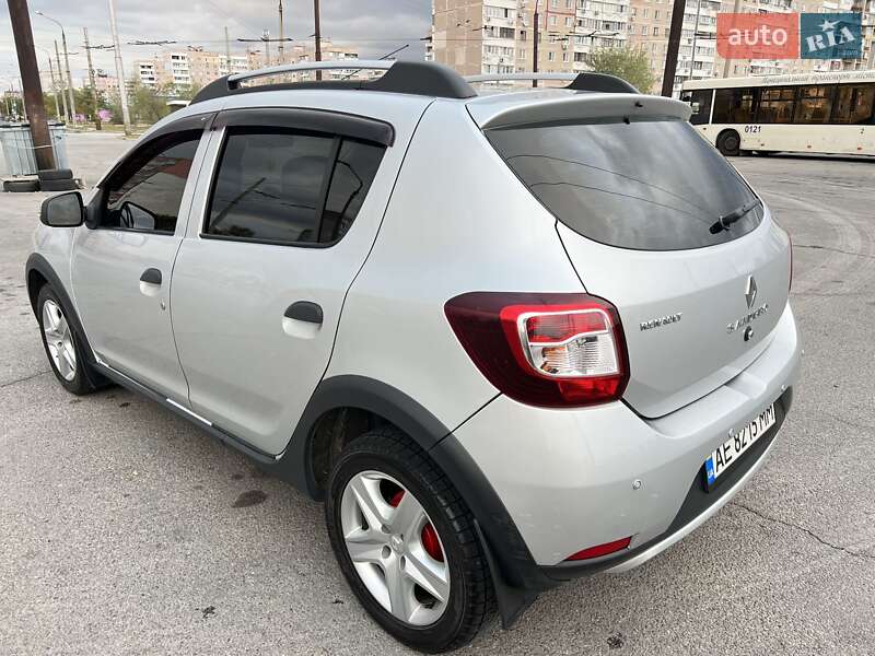 Хэтчбек Renault Sandero 2014 в Запорожье