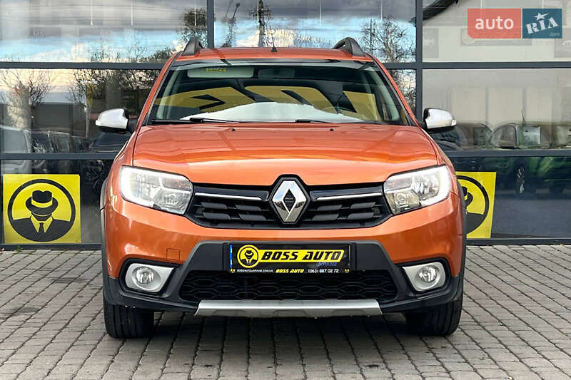 Хетчбек Renault Sandero 2017 в Івано-Франківську фото 2 Хетчбек Renault Sandero 2017 в Івано-Франківську