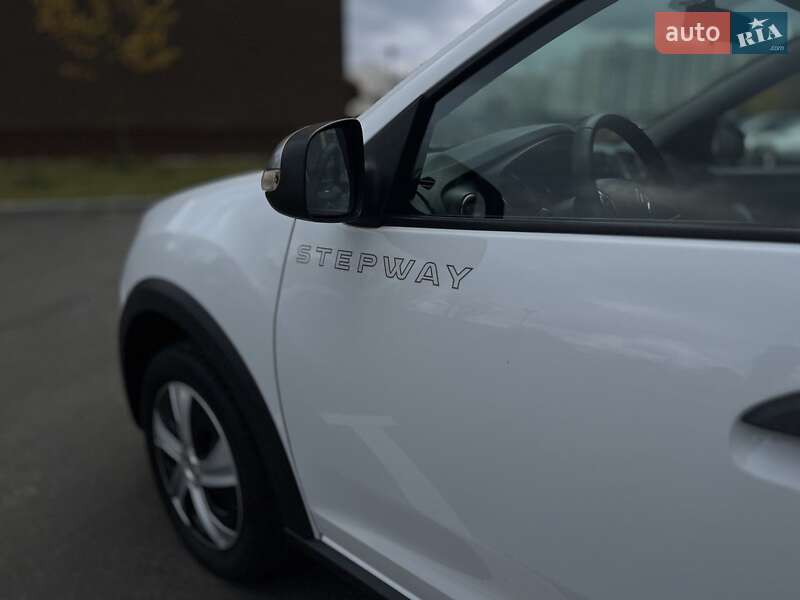 Хэтчбек Renault Sandero 2018 в Чернигове