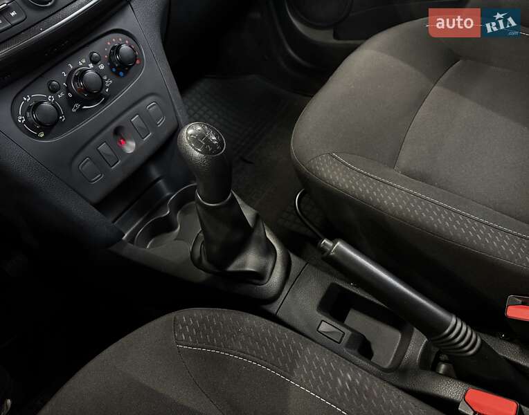 Хэтчбек Renault Sandero 2019 в Киеве фото 31 Хэтчбек Renault Sandero 2019 в Киеве