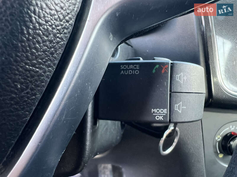 Хэтчбек Renault Sandero 2016 в Шептицькому фото 24 Хэтчбек Renault Sandero 2016 в Шептицькому