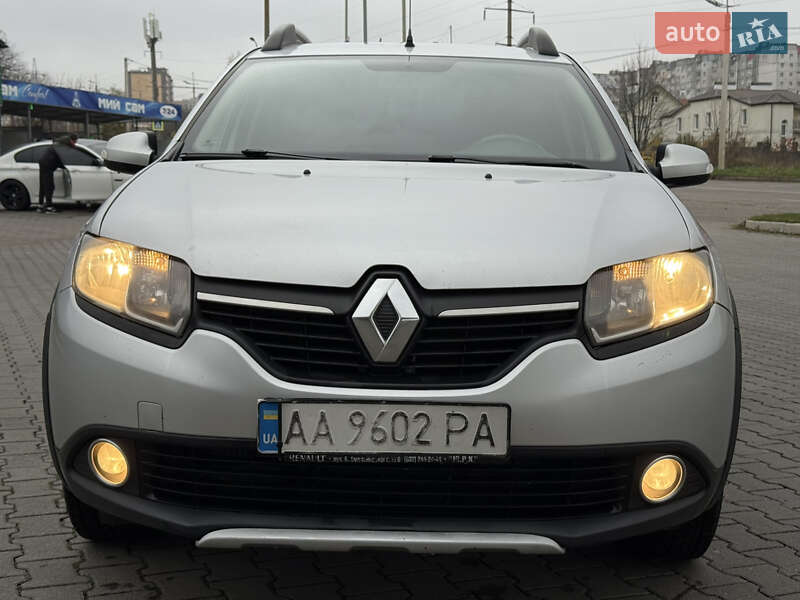 Хетчбек Renault Sandero 2016 в Хмельницькому