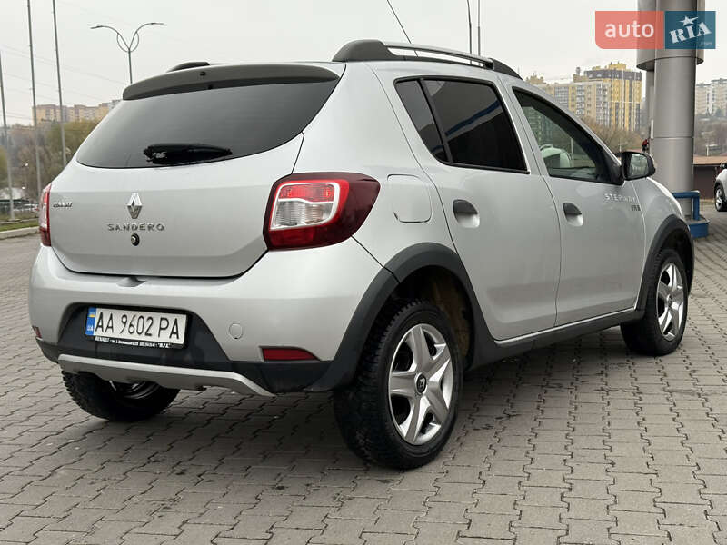 Хетчбек Renault Sandero 2016 в Хмельницькому