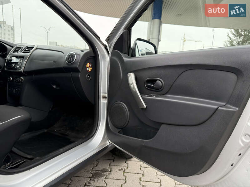 Хетчбек Renault Sandero 2016 в Хмельницькому