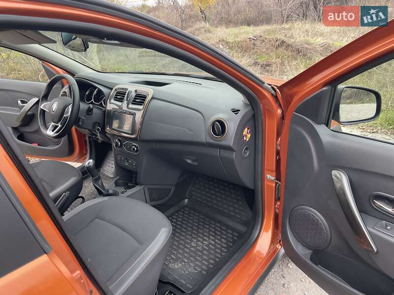 Хэтчбек Renault Sandero 2017 в Кривом Роге фото 11 Хэтчбек Renault Sandero 2017 в Кривом Роге