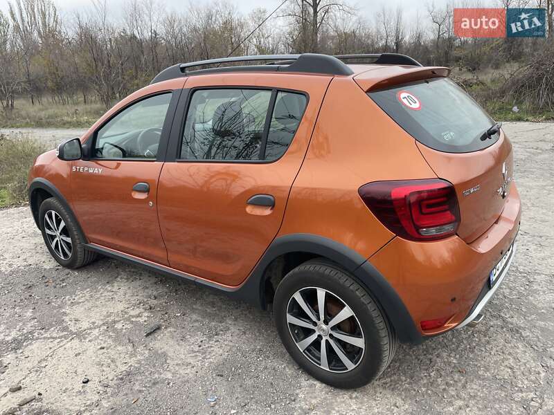 Хэтчбек Renault Sandero 2017 в Кривом Роге фото 13 Хэтчбек Renault Sandero 2017 в Кривом Роге