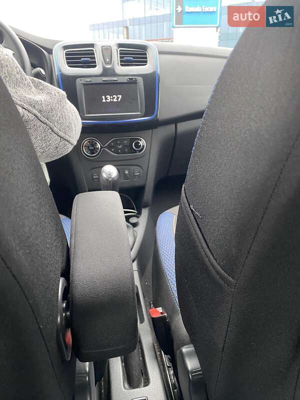 Хэтчбек Renault Sandero 2020 в Киеве