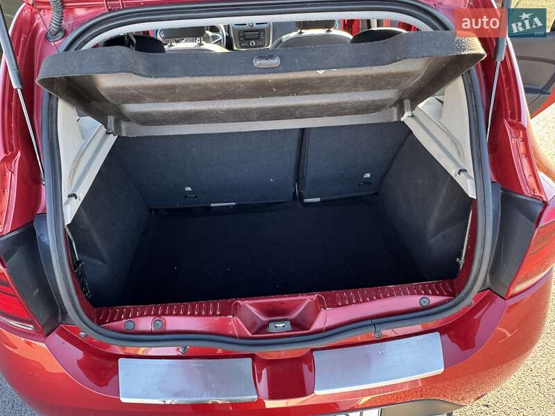 Хэтчбек Renault Sandero 2017 в Ровно фото 12 Хэтчбек Renault Sandero 2017 в Ровно