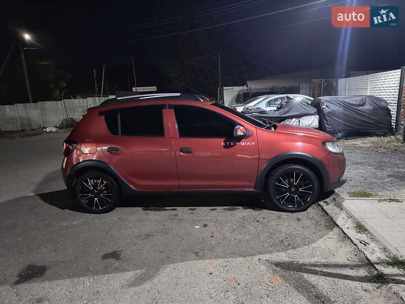 Позашляховик / Кросовер Renault Sandero 2013 в Валках