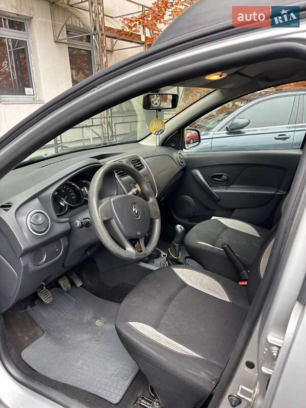 Хэтчбек Renault Sandero 2016 в Киеве