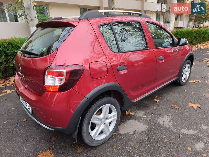 Хэтчбек Renault Sandero 2015 в Одессе