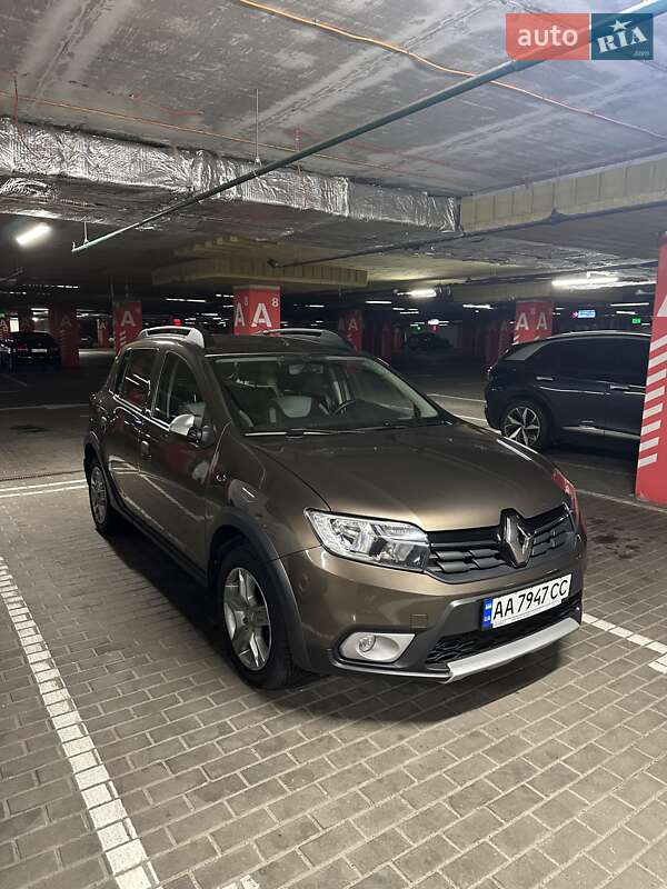 Хэтчбек Renault Sandero 2020 в Киеве