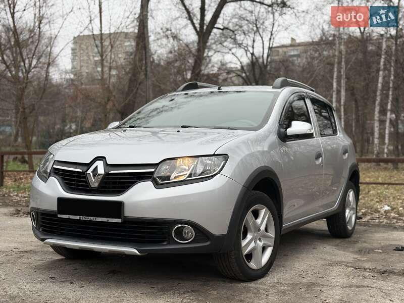 Хетчбек Renault Sandero 2015 в Сумах фото 3 Хетчбек Renault Sandero 2015 в Сумах