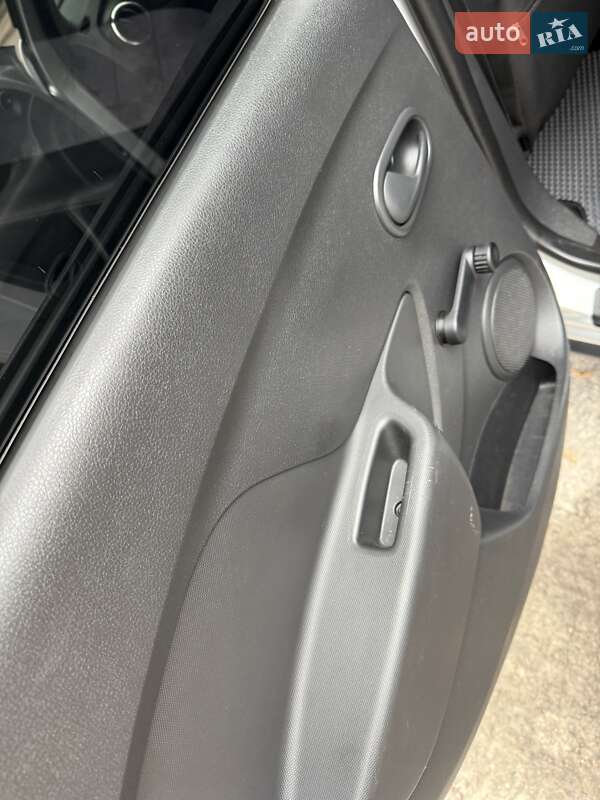 Хетчбек Renault Sandero 2015 в Сумах фото 20 Хетчбек Renault Sandero 2015 в Сумах