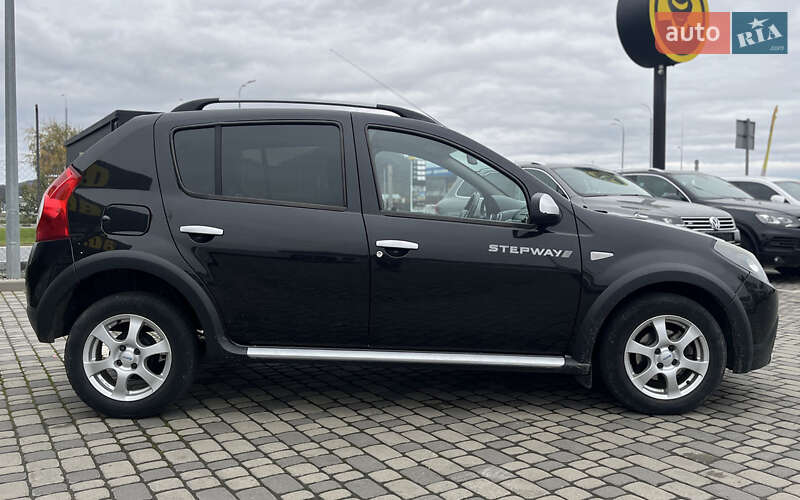 Хетчбек Renault Sandero 2012 в Мукачевому